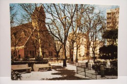 VILLENEUVE -LA-GARENNE   --- ´Eglise  Saint  Joseph Vue Du Parc De La Mairie - Villeneuve La Garenne