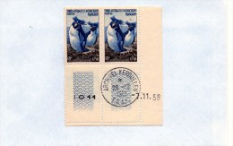 Taaf Manchot Gorfou N°2 Paire Coin Daté Du 7/1/1958 Oblitéré En Marge Le 28/12/1961 - Faune Antarctique