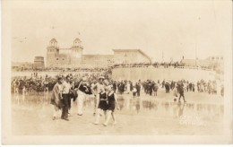 Seaside Oregon, Crowd On Beach, Hotel Near Turn-around, C1910s Vintage Real Photo Postcard - Otros & Sin Clasificación