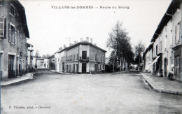 *01-  VILLARS-les-DOMBES - CPA -  Route Du Bourg TBE - Villars-les-Dombes