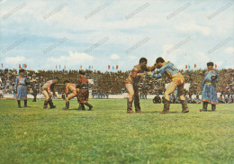 Mongolia , WRESTLING IN MONGOLIA ,  Vintage Old Photo Postcard - Mongolia