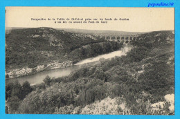 VALLÉE DE SAINT-PRIVAT À UN KILOMÈTRE EN AMONT DU PONT DU GARD. - Remoulins