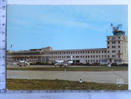 CPM (33) Gironde - AEROGARE DE BORDEAUX MERIGNAC - Façade Sur L'Aire De Trafic (avions) - Merignac