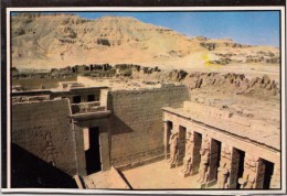 P3927 Habu Temple   Egypt Luxor  Front/back Image - Luxor