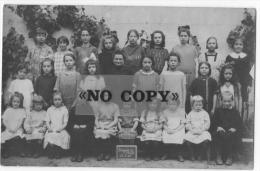 BRUYERES  LE  CHATEL   Photo De Classe Des Filles 1925 ( CARTE PHOTO ) - Bruyeres Le Chatel