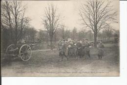 57 CHATEAU SALINS OFFICIERS ALLEMANDS REMETTENT LEURS CANONS - Chateau Salins