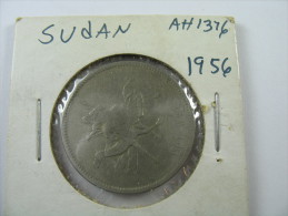 SUDAN  10 GHIRSH 1376 1956  COIN  LOT 27 NUM  7 - Soudan