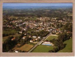 LOT - VAYRAC - CPM - VUE AERIENNE - 100 - VUE D'ENSEMBLE - PISCINE - TERRAIN DE FOOT - FOOTBALL - éditions Du Gabier - Vayrac