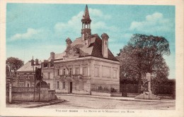 02 Vic Sur Aisne La Mairie Et Le Monument Aux Morts Colorisée - Vic Sur Aisne