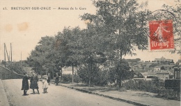 ( CPA 91)  BRÉTIGNY-SUR-ORGE  /  Avenue De La Gare  - - Bretigny Sur Orge