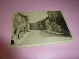 CP 82 Tarn Et Garonne  LAVIT-DE-LOMAGNE Arrivée De Montgaillard  Ed Boutie Tabacs - Lavit