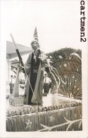 CARTE PHOTO : LA SUZE LE CARNAVAL CHAR DE L´ASTRONOMIE ASTRONOME SCIENTIFIQUE ATTELAGE 1956 SARTHE - La Suze Sur Sarthe