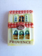 FEVE PUBLICITAIRE LA BRIOCHE DOREE - PROVENCE - Regions