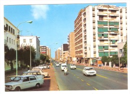 HUELVA, Andalucia,Espana: Avenuda Federico Molina Orta; AUTO Renault 4 , 6 ,Ami 6 Citroen Scooter, TB - Huelva