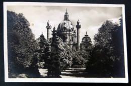 Wien IV., Karlskirche, S/w-Karte, Gelaufen 1930 - Kirchen