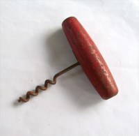 ROMANIAN TIRE BOUCHON,1960/1970 PERIOD - Flessenopener