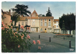 Combronde, Place Du Champ De Foire, 1987, Cap-Théojac - Iris, Collection Maison De La Presse, Mme Courtot, Automobiles - Combronde