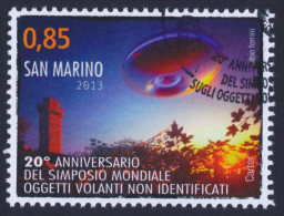 2013 SAN MARINO "20° ANNIVERSARIO DEL SIMPOSIO MONDIALE SUGLI UFO" SINGOLO ANNULLO PRIMO GIORNO - Usati