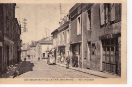 Secondigny-en-Gâtine.. Secondigny.. Animée.. Rue Principale.. Avec Gendarmes..café.. Voiture - Secondigny