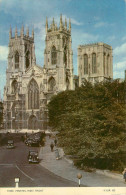 Royaume-Uni - Angleterre - Yorkshire - York Minster , West Front - Voitures - Automobile - état - York