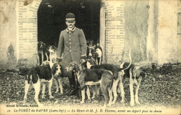 LA FORET DU GAVRE LA MEUTE DE M J B ETIENNE AVANT UN DEPART POUR LA CHASSE - Le Gavre