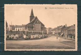 CHAPELLE-LEZ-HERLAIMONT: Place De L'Eglise, Niet Gelopen Postkaart (GA15986) - Chapelle-lez-Herlaimont