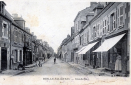 C387 Cpa 23 Dun Le Palleteau - Grande Rue - Dun Le Palestel