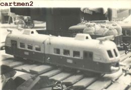 CARTE PHOTO : AUTORAIL S.N.C.F. 2 ELEMENTS JEP 1950 TRAIN EXPOSITION JEU JOUET TOY Dinky Toys JEP NOREV MINALUXE SCHUCO - Locomotoras