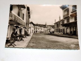 Carte Postale Ancienne : BEHOBIE : Route Nationale , Entrée En France , Bar "La Frontière", Animé - Béhobie