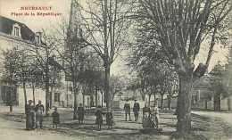 Mai14 1595: Meursault  -  Place De La République - Meursault