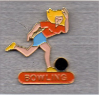 Pin´s  Sport  Bowling   Joueuse  Féminine - Bowling