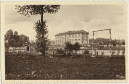 CPSM 25 MONTBELIARD Vue Du Cercle Et Piscine Peugeot - Autres & Non Classés