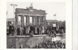 BF33245 Am Brandembourg Tor Berlin  Germany   Front/back Image - Porte De Brandebourg