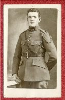 Carte Photo Militaria : - Dijon ( ? )  Portrait Soldat En Uniforme - Characters