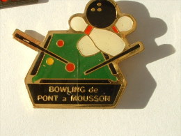 PIN´S BOWLING BILLARD - PONT A MOUSSON (petite Rayure) - Bowling