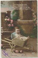 CPA Enfants - Bébé De Poilu Dans Une Brouette, Beau Portrait - Patriotique - Furia - Ritratti