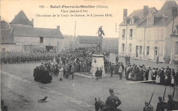 NIEVRE  58  SAINT PIERRE LE MOUTIER  PLACE JEANNE D'ARC  DECORATION DE LA CROIX DE GUERRE 1916  GUERRE 14 18 MEDAILLE - Saint Pierre Le Moutier