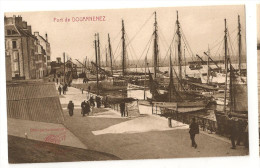 CPA DOUARNENEZ LE PORT BELLE ANIMATION CARTE PUB OFFERTE PAR LES CONSERVERIES E. CHEMIN PARIS 29 FINISTERE - Douarnenez