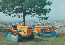 7400- POSTCARD, AGRICULTURE, TRACTORS, UNIVERSAL 445SM AND 445SV - Traktoren