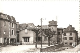 SAINT CHEF  L'église Et Le Café De La Poste  Neuve Excellent état - Saint-Chef