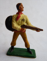 FIGURINE STARLUX COWBOY FUSIL MAINS CHEMISE JAUNE (2) -  SERIE ORDINAIRE  1957 Réf 125 - Starlux