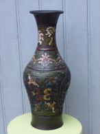 CHINE Début XXe - Grand Vase Cloisonné - Seigneur Chevauchant Une Chimère - Aziatische Kunst