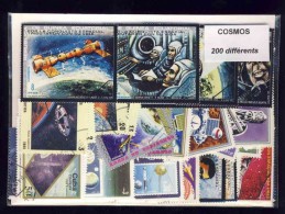 Cosmos - 200 Timbres Differents - Tous Pays - Collections