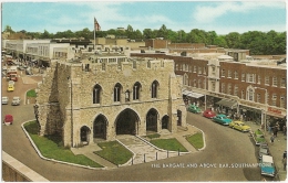 GB - Ha - The Bargate And Above Bar, Southampton - A Salmon Cameracolour Post Card N° I-58-02-11 / 3534c (circ. 1974) - Southampton