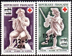 Réunion N° 378 Et 379 ** Organisation Croix Rouge. Ivoires Du Musée De DIEPPE En 67 - Nuevos
