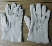 PAIRE DE GANTS EN COTON MOLLETONNE BLANC CASSE - Other & Unclassified