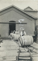 Jemeppe-sur-Sambre - Usine Solvay - Transport Des Tonneaux De Soude Caustique - Carte Photo, Unique ( Voir Verso ) - Jemeppe-sur-Sambre