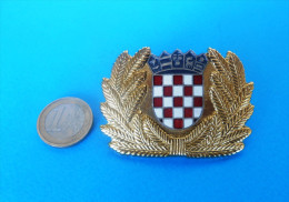 CROATIA POLICE - Large Enamel Cap / Hat Badge * Gendarmerie Gendarmeria Policia Polizei Polizia Croatie Kroatien Croazia - Police & Gendarmerie