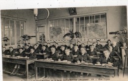 ESTAIMPUIS PENSIONNAT SAINT-JEAN-BAPTISTE DE LA SALLE UNE CLASSE - Estaimpuis