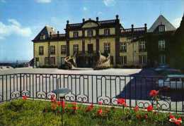 63  PONT DU CHATEAU Chateau XVII°s Dominant L'allier, Occupé Par La Mairie Actuellement - Pont Du Chateau